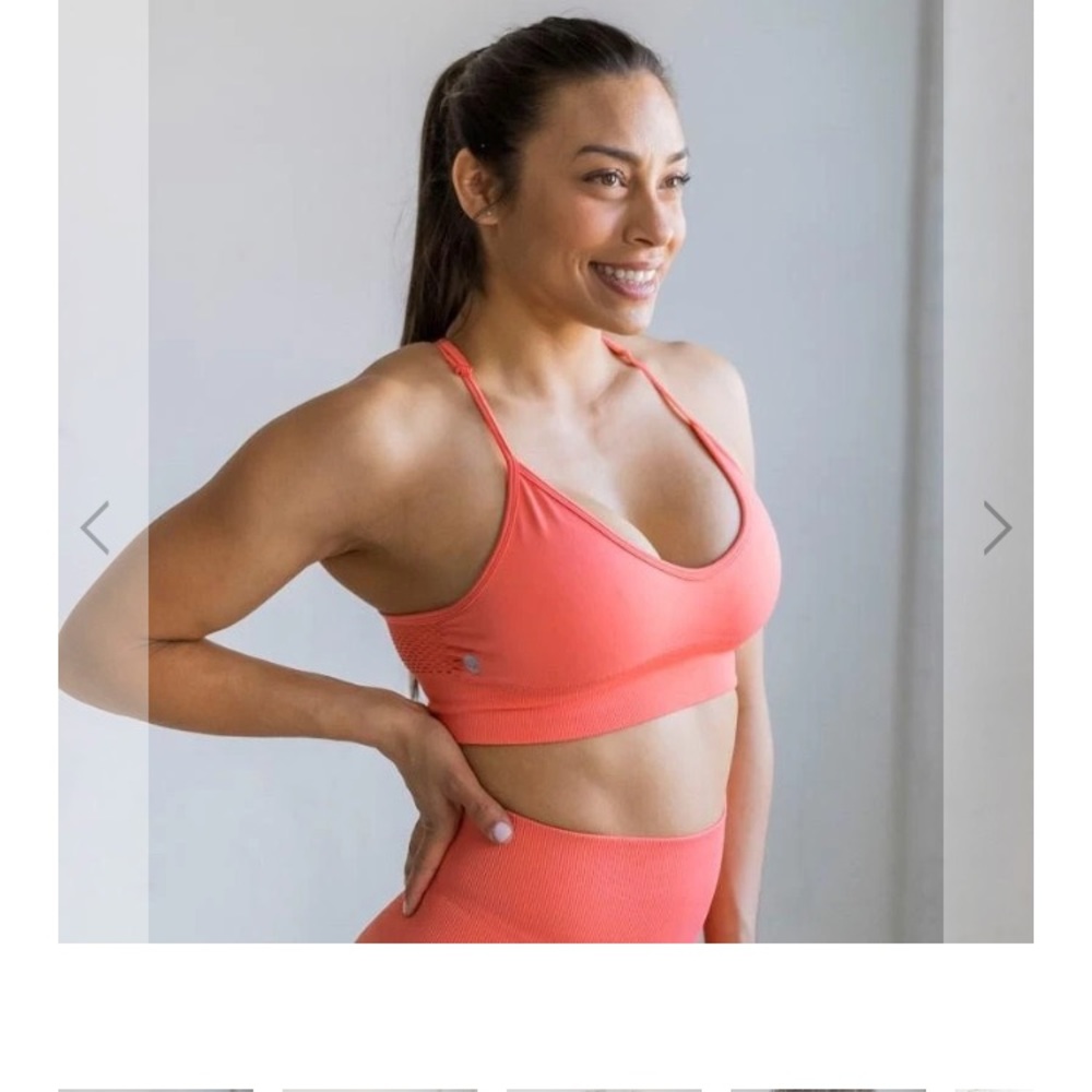 Senita Beyond Seamless Sports Bra, size M